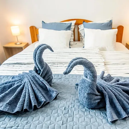 Riverside No2 * אסטרגום