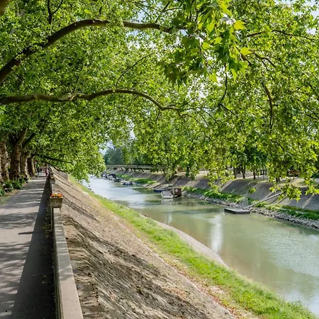 Riverside No2 דירה